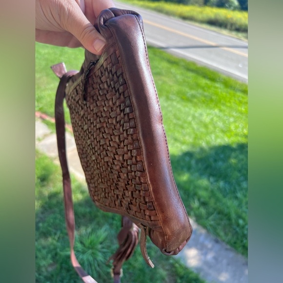 🍁FALL🍁 Brown Crossbody Leather Weaved Purse - Picture 4 of 5